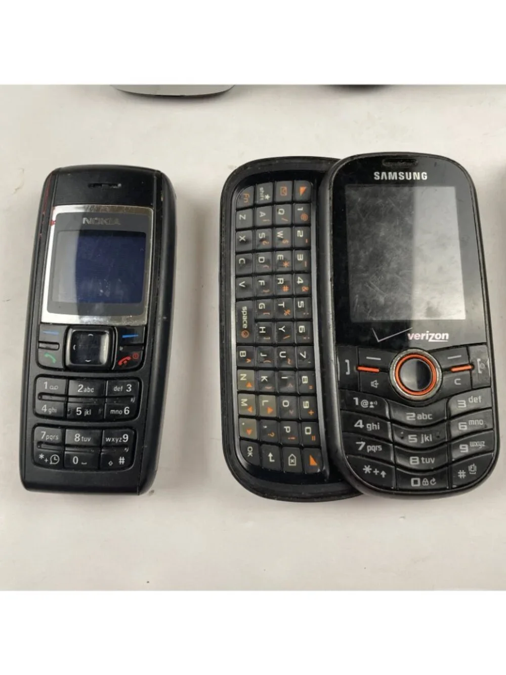 Cell Phones Assorted Lot Of 12 Flip/Smart LG Samsung Nokia For Parts Or Repair